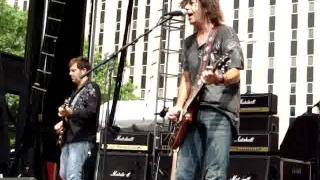 Pat Travers Band - "Boom Boom (Out Go The Lights)" chords