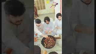 Zeeshan rokhri  at mainwali eat lunch with his friends on Eid ??