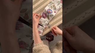 Ruffled pillow case using a Fork technique #diy #handmade #cushion #sewing #sewingforbeginners