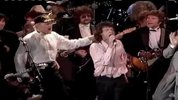 The most awkward moment in Rock & Roll history (Yeah, I
