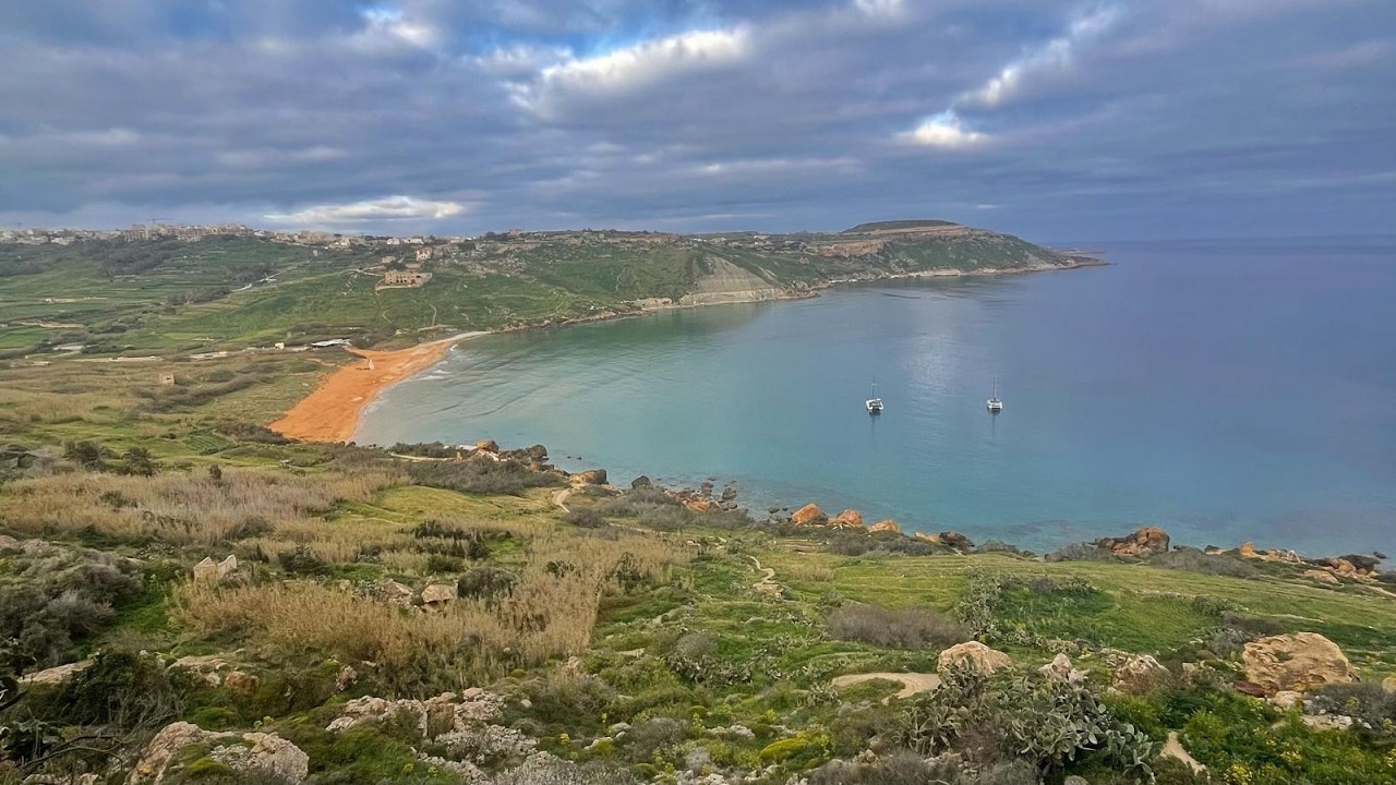 Beach Ambience With Waves & Birds Sounds For Relaxation - Magnificent Views