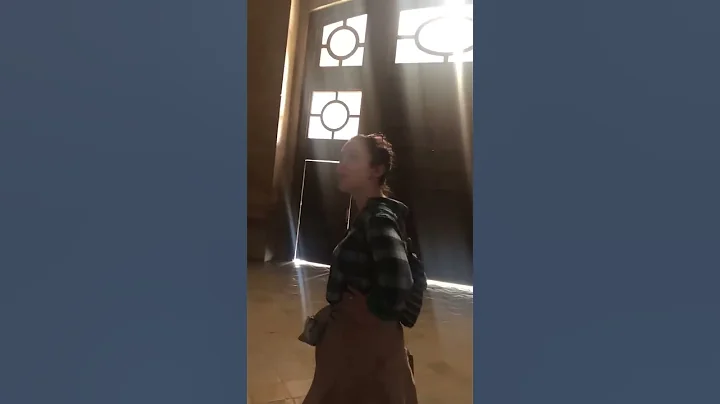 Girl sings in a church with the most amazing acous...