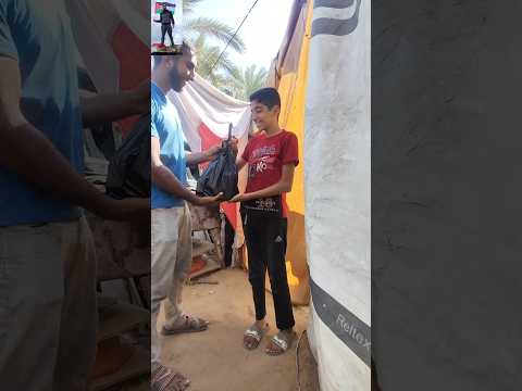 بفضل الله وزعنا طرود غذائية على النازحين بالخيام بدعمكم نستمر جزاكم الله كل خير دعم غزة