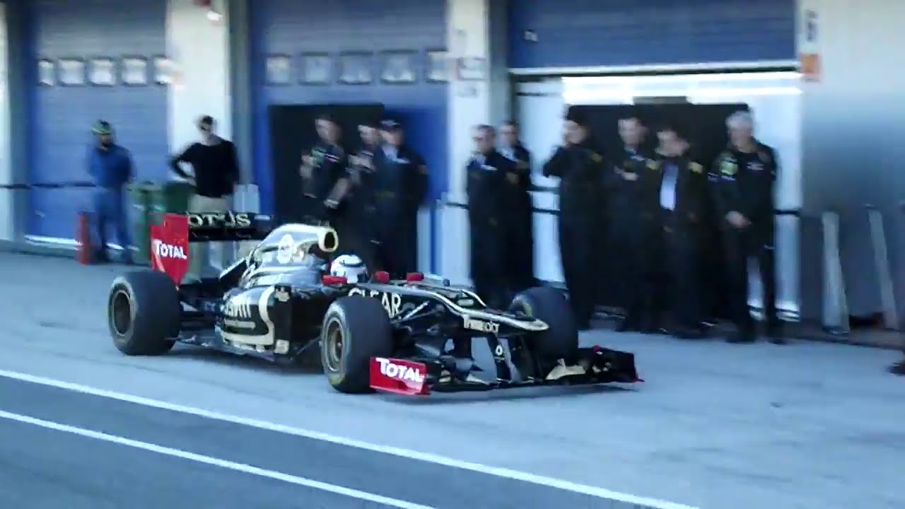 Jerez-Test 2012 Lotus E20 Roll Out Kimi Räikkönen driving into pits