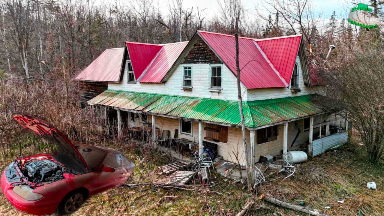 Teachers Time Capsule ABANDONED For Over 30 Years With Everything Left Behind! What Happened Inside?