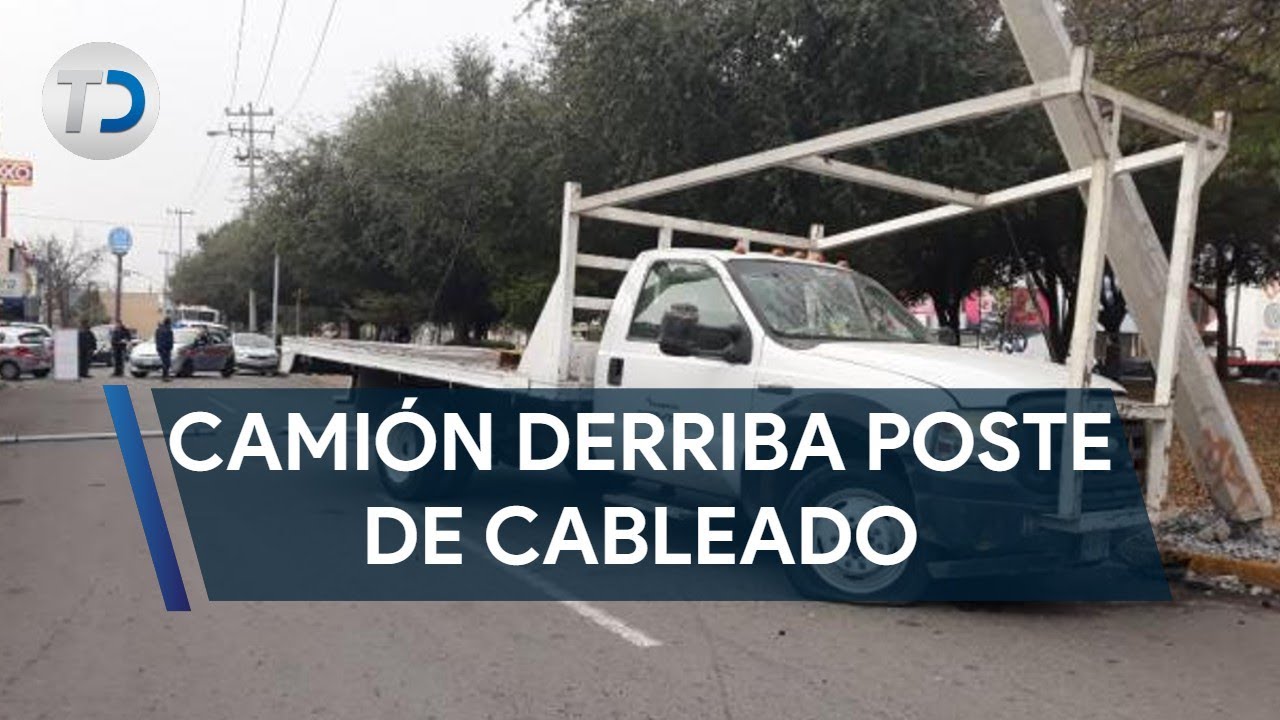 Camión derriba poste y deja sin luz a colonia de San Nicolás - YouTube