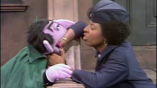 Sesame Street: Episode 0798 Street Scenes- Count loses his voice, Herry lifts Mr. Hooper’s shop, etc