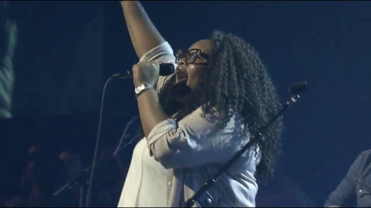 Tasha Cobbs Leonard - Break Every Chain (Live at Bethel) - YouTube