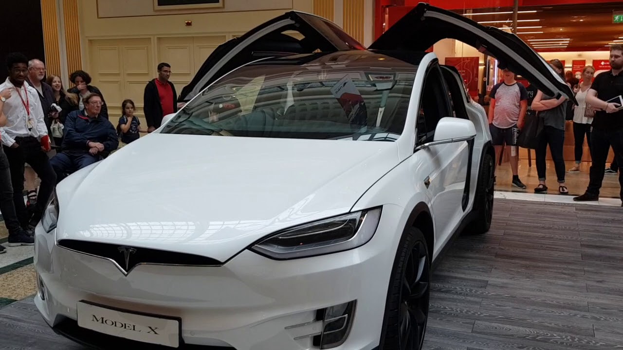 Tesla Model X Dancing - YouTube