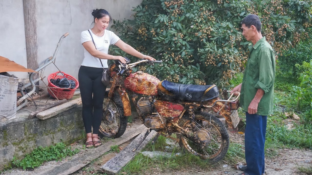 Girl Restores 1975 Vintage MINSK Motorcycle Old Man Abandoned for 50 Years