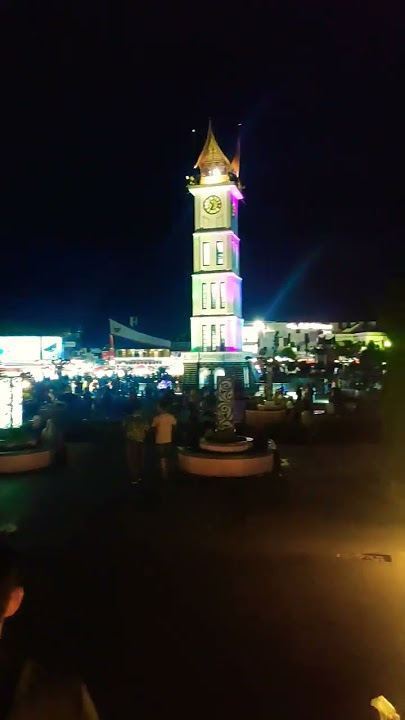 Suasana malam hari di bukit tinggi
