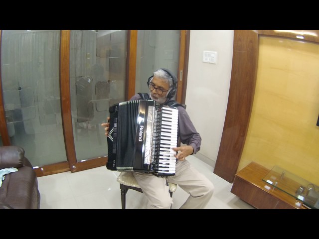 Hai Apna Dil to Awara Instrumental on  Roland V Accordion FR-8X class=