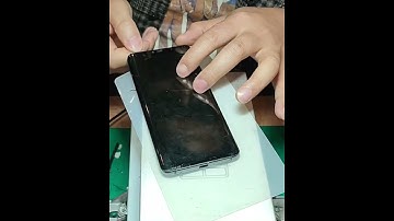 It’s that simple to separate the curved screen and change the cover.