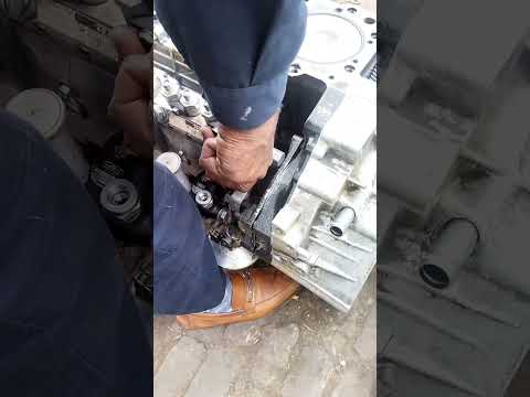 how to fting diesel pump with timing setting isuzu 4Hf1 engine overhaul shot video viral #