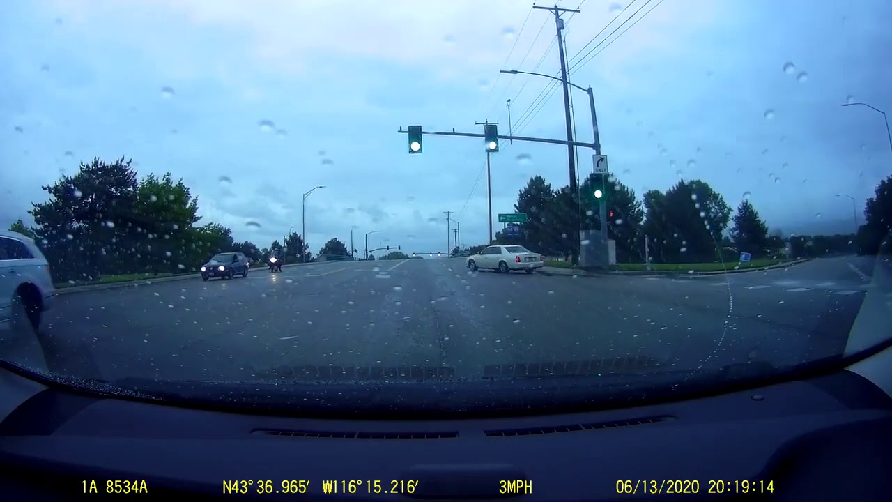 Car Gets Pulled Over by Cops For Jumping Traffic Light - 1136901 - YouTube