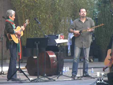 Joan Baez shares her stage with Tahmoures Pournazeri for Iran, Stern Grove, San Francisco