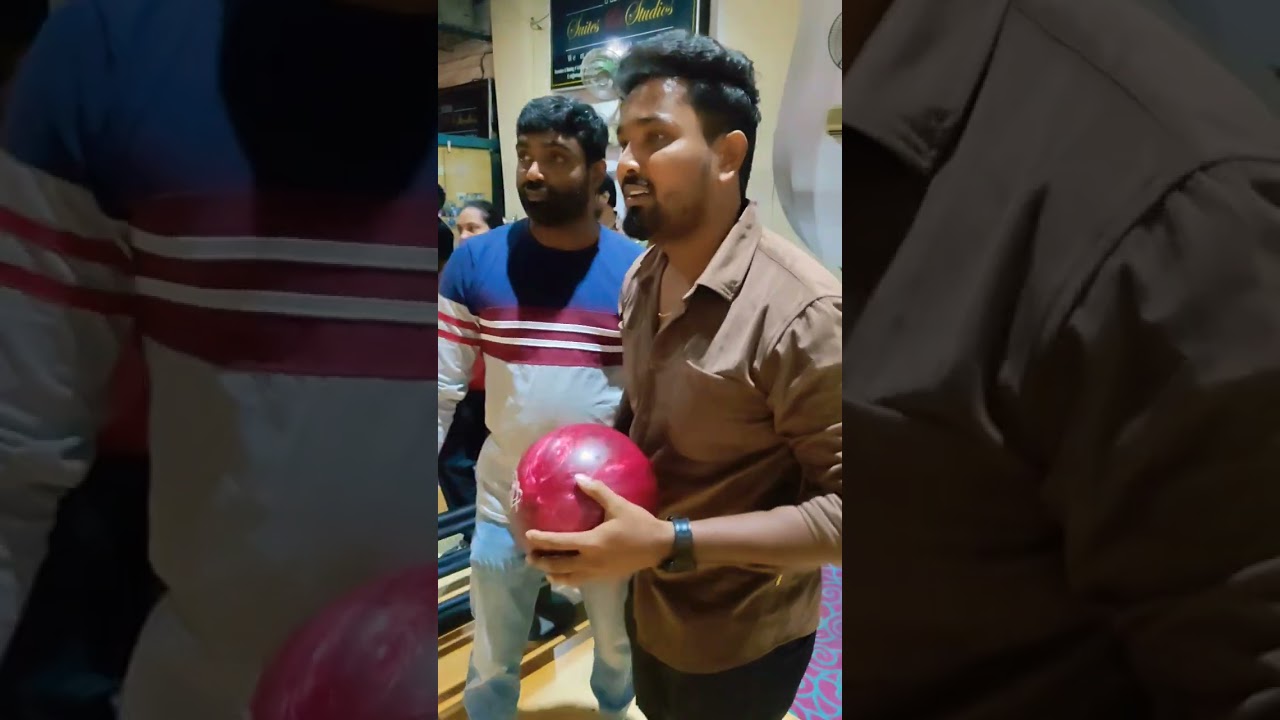 Bowling in Amoeba 😎..