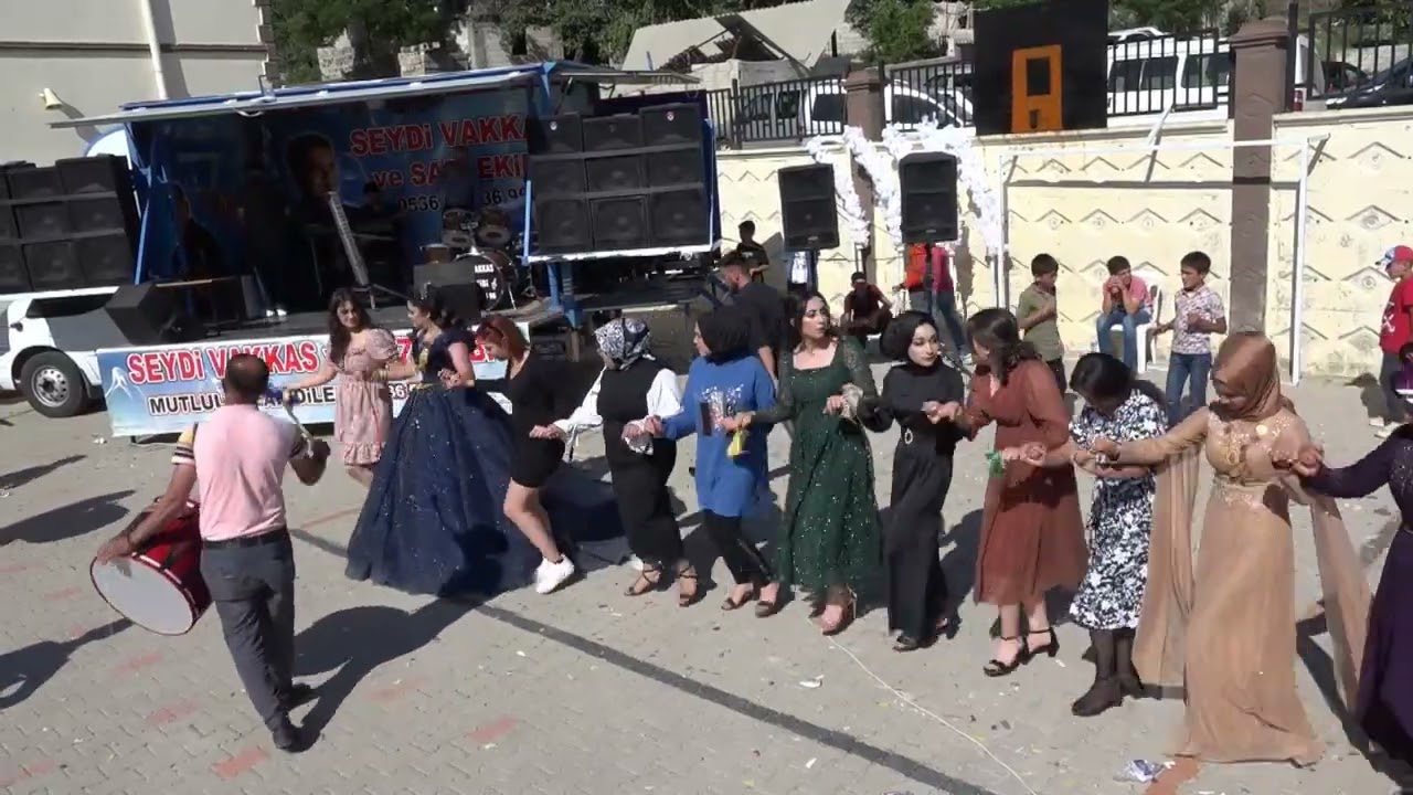 SEYDİ VAKKAS FARKİYLA PAZARCIK EĞRİCE KÖYÜNDE İLKNUR VE ERTUĞRULUN MUHTEŞEM NİŞAN TÖRENLERİ 2