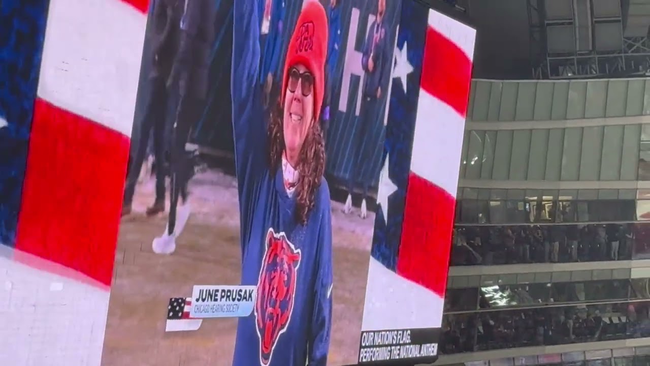 Jim Cornelison Sings National Anthem LIVE @ 2025 NFC Divisional Round Playoffs 