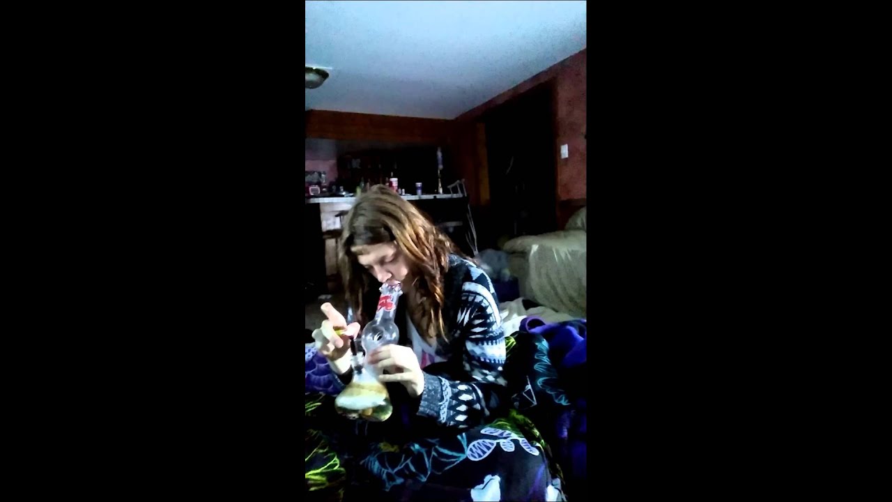 Fatty wake and bake bong tokes