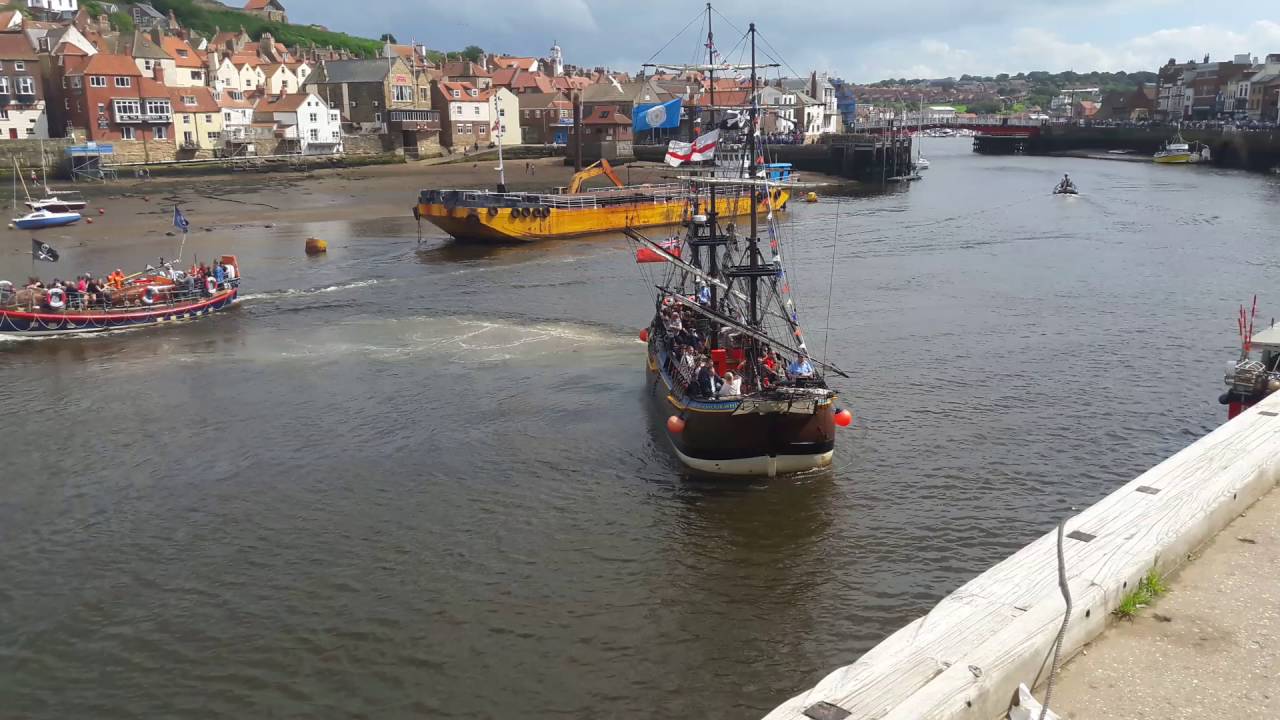 whitby pirate boat trips