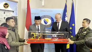 Download Lagu MENTERI PERTAHANAN RI PERKUAT KERJA SAMA BILATERAL DENGAN BOSNIA DAN HERZEGOVINA MP3