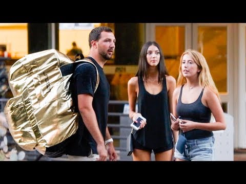giant-backpack-prank!