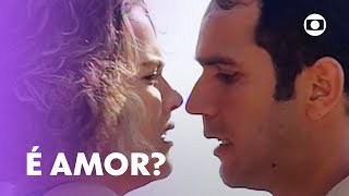 Malu beija Alaor e se declara! | Mulheres de Areia | TV Globo