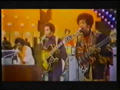 Sly & the Family Stone - Dance to the Music Live