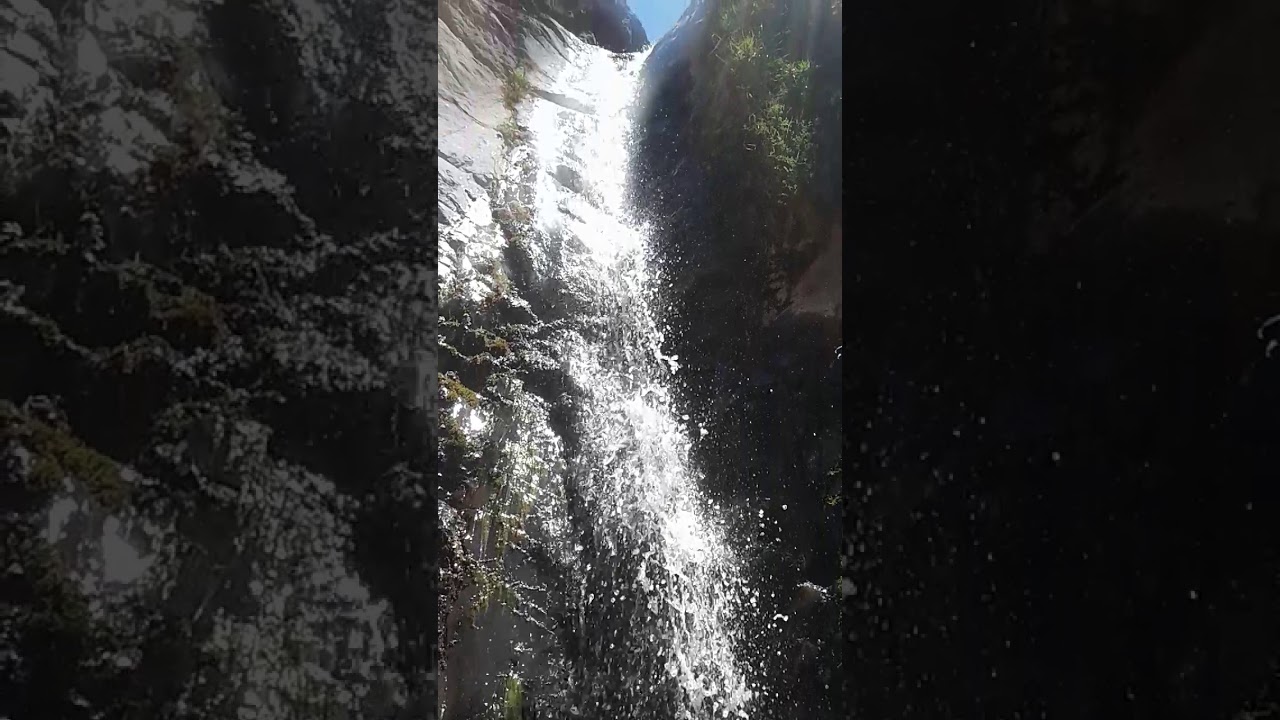 @CumbreVertical . Cajon del Maipo  Cascada en el Melocoton !!!