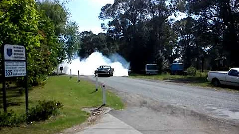 holden wb burnout.3gp