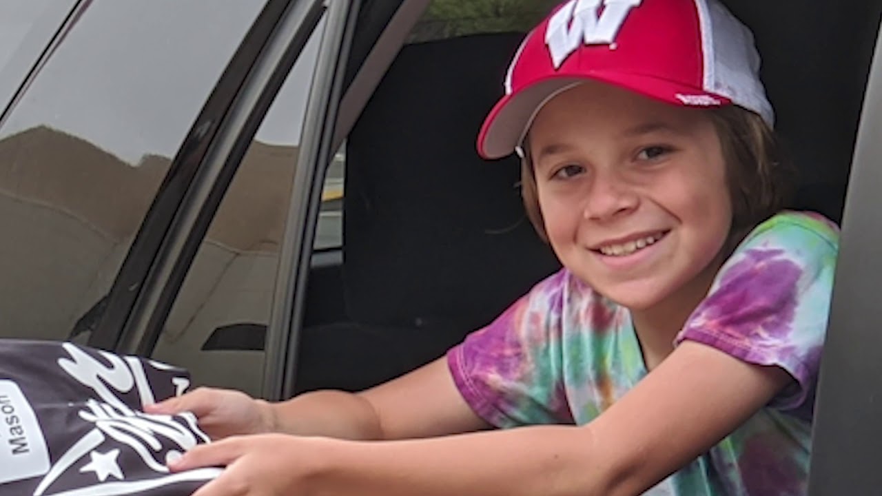 Star Theatre Co Academy Show Choirs - T Shirt drop off