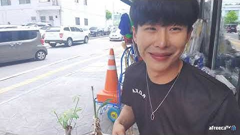 Meeting after 2 hours, his name is Lee Hwa