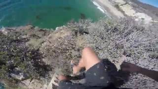 Salto Para A Água De Um Penhasco Quase Tira A Vida A Jovem Foi Por Centímetros Tá Bonito
