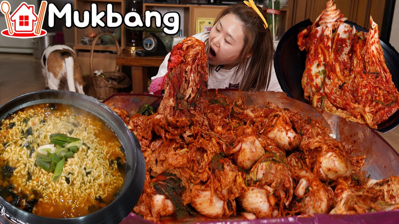 ⁣텃밭에서 재배한 김장재료들로 김장김치 담궈서 너구리 라면과 먹방 😋 Mukbang Making Kimchi!!