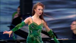 Video-Miniaturansicht von „Riverdance  performs during the visit of Pope Francis to Ireland“