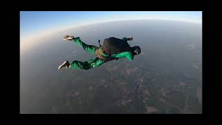 AFF CAT E2 : FULL SEND OUT THE DOOR AND A COUPLE BARREL ROLLS. TOO MUCH FUN #skydive #skydiving