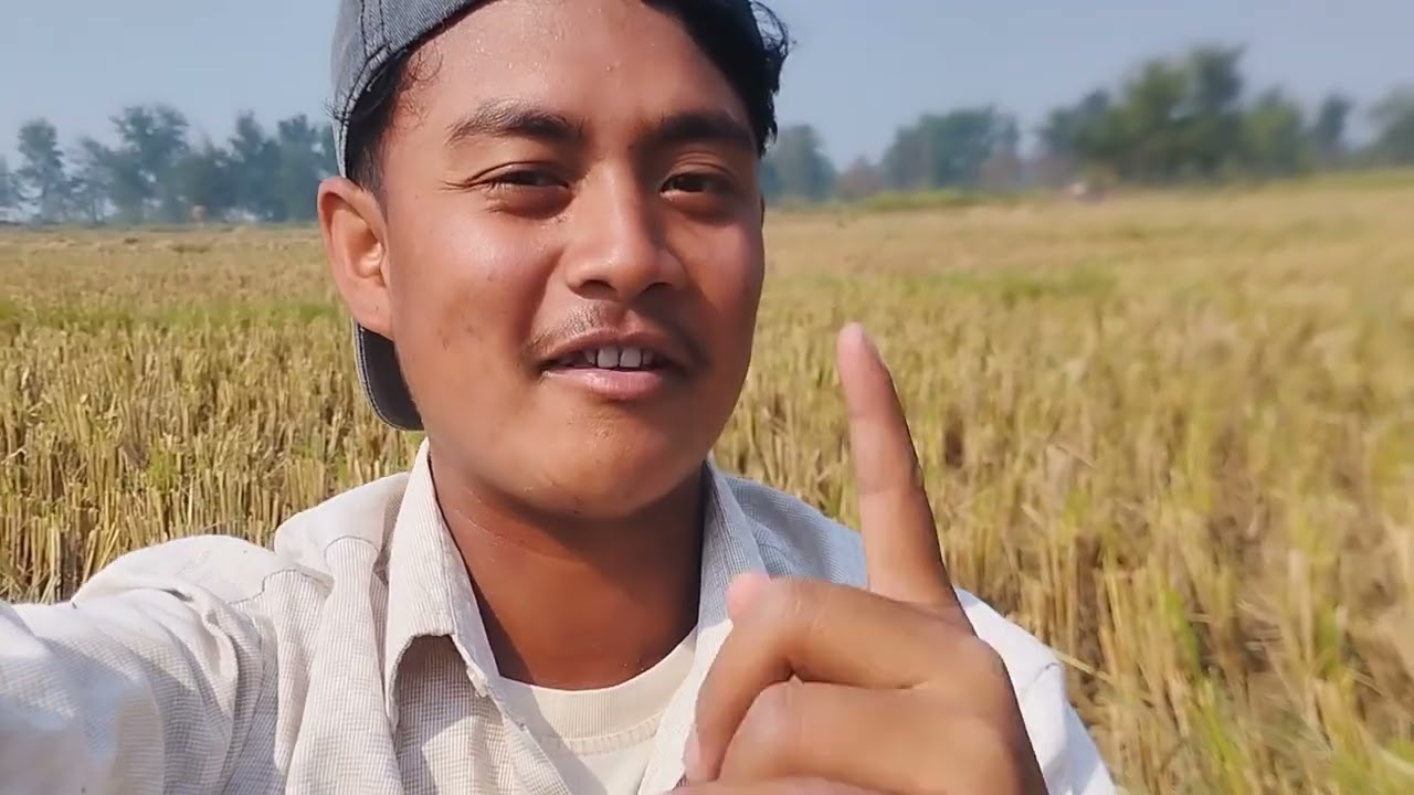 Khet mey moj  moj  mey vooj 😆