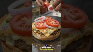 Egg Burger Recipe 🍔🤤🔥 | Egg Omelette Burger | अंडा बर्गर | ਅੰਡਾ ਬਰਗਰ | Street Style #Shorts