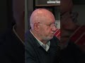 Estudo de 70 Anos Revela: O Segredo da Felicidade São as Conexões, Não o Dinheiro