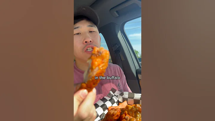 Stella Pointe Grill (Buffalo and Parmasean Garlic Wings) #chickenwings #wings #foodreview #foodie