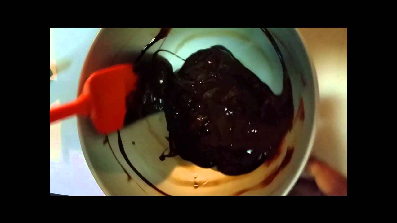 How to Make a Snickers Candy Bar Cake