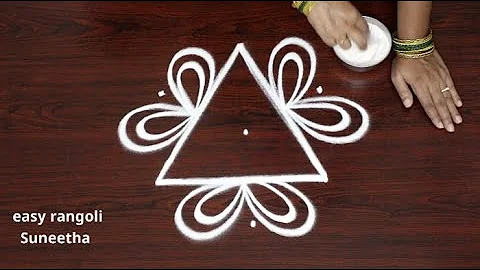 simple and elegant rangoli designs🌸easy Lotus kolam rangoli designs🌸Small Triangle muggulu daily use