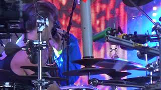 Alexey Bobrovsky&#39;s live techno drumming intro at the Central Park of Culture and Rest