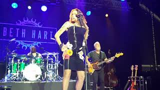 Beth HART - &quot; When the Levee Breaks / Dancing Days &quot; - St Julien en Genevois (74) / 16.07.2022