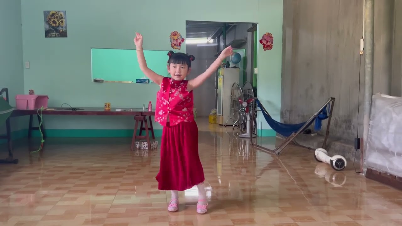 29/01/2025 bé múa Nụ cười xuân