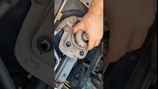 How to replace engine mount without falling the engine #horts