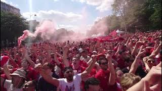 We Love you Liverpool we do! // Reds sing with Jamie Webster in Paris 🔴