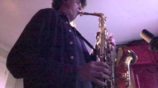 Vignette de la vidéo "A Night in Tunisia - Alto Sax"