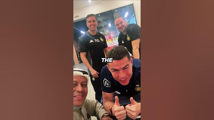 Ronaldo surprised the Al Nassr chef on his birthday — the chef cried from happiness. 🥹🎂